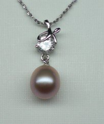 freshwater pearl pendant
