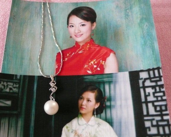 Freshwater pearl pendant
