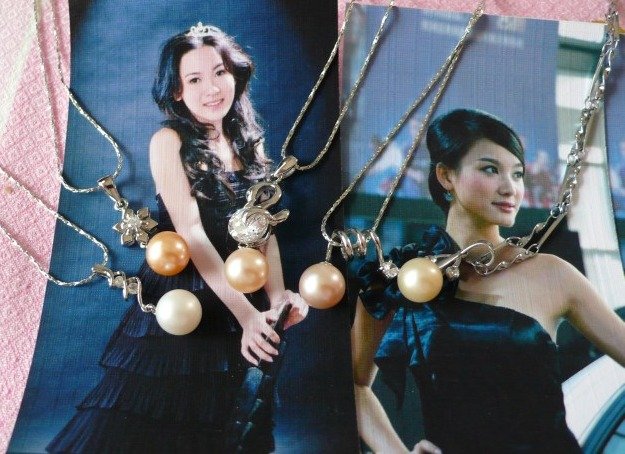 Freshwater pearl pendant