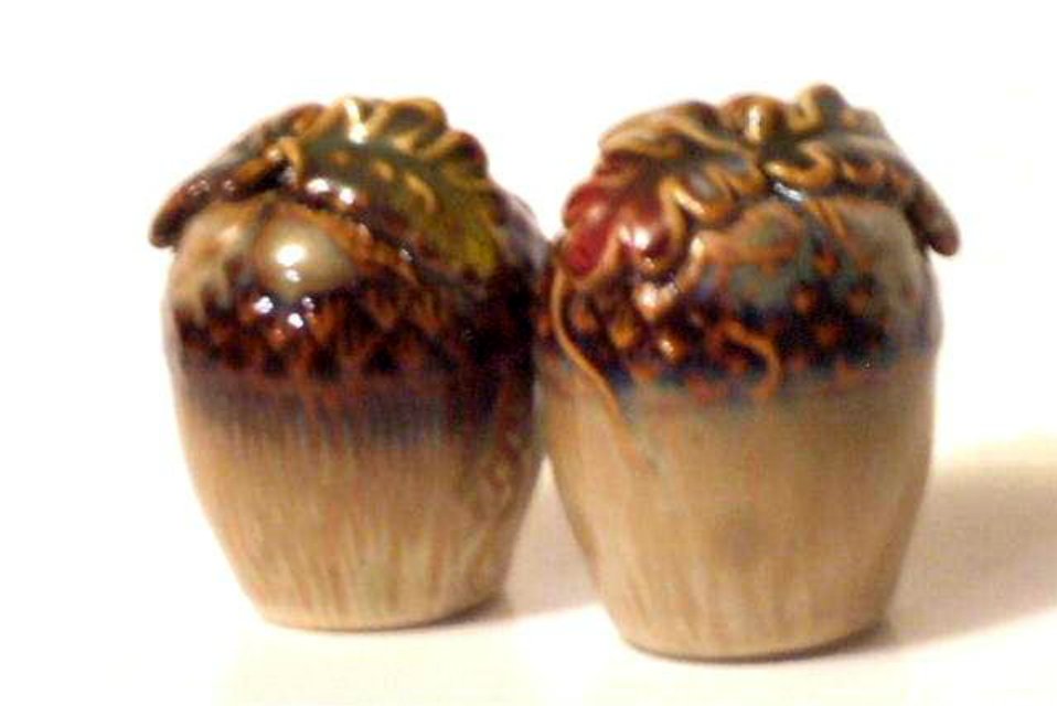 Acorn Shaped Salt Pepper Shakers Cabin Lodge Kitchen Decor
