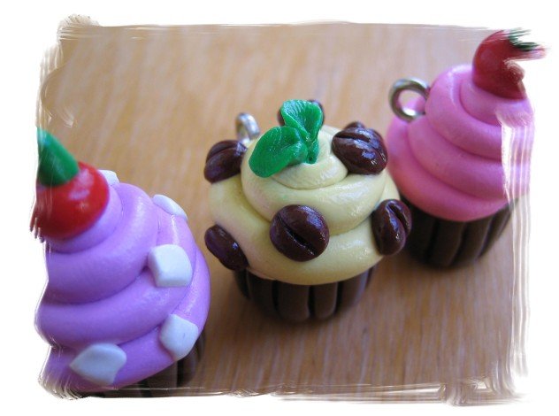 Cupcake Pendant