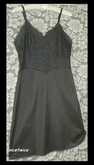 Vanity Fair Ladies Black Full Slip Lined Lace Bodice 34
