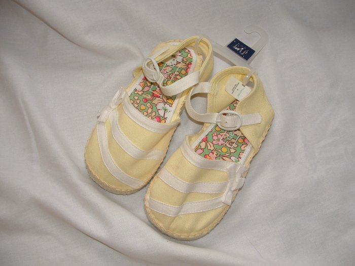 NWT Girls GAP KIDS Cloth Sandal Yellow Sz 9 Toddler