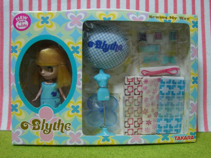 Petite Blythe Sewing My Way Takara Japan