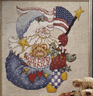 PRIMITIVE PATRIOTIC SANTA & TEDDYBEAR CROSS STITCH KIT
