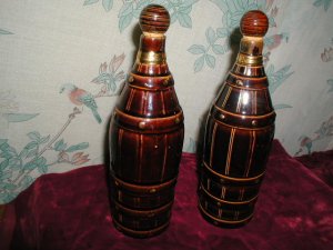 VINTAGE OIL VINEGAR SET ROYAL SEALY BARREL BOTTLE BROWN CHINA