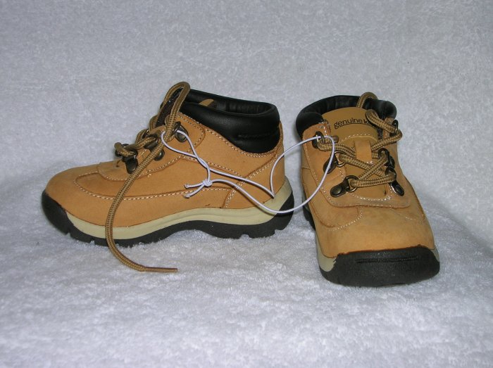 Oshkosh Genuine Kids Jennings Boy's Tan Boots Size 8 1/2