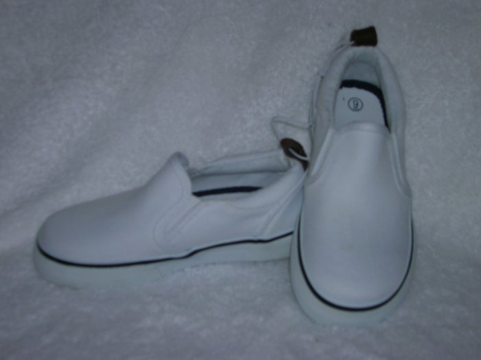 Circo Lois Girls White Slipons Size 9