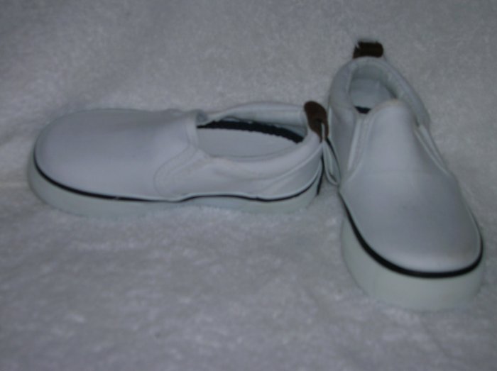 Circo Lois Girls White Slipons Size 8