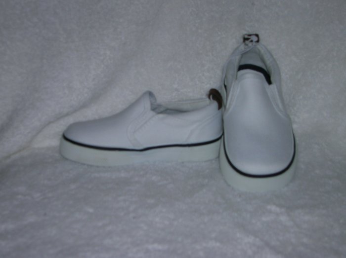 Circo Lois Girls White Slipons Size 7