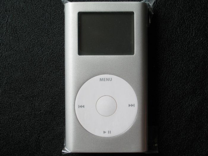 Apple iPod Mini Silver 4GB MP3 4 GB Player M9800LL/A