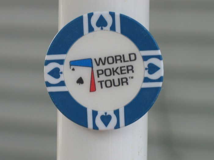 WPT WORLD POKER TOUR POKER CHIP FRIDGE MAGNET STRONG! BLUE