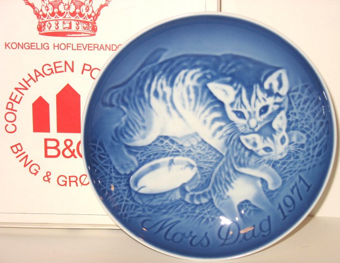 1971 B&G BING AND & GRONDAHL MOTHER'S DAY PLATE CAT New in Box