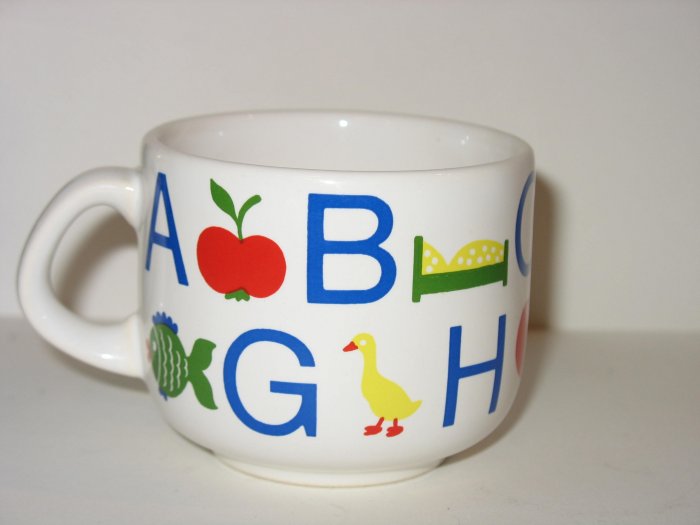 VINTAGE ABC CHILDS CUP MUG 1/2 ALPHABET W/ PICTURES