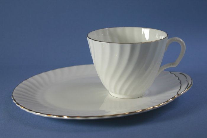 Royal Adderley GOLDEN ELEGANCE Snack Plate and Cup Sets