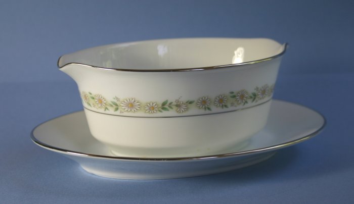 Noritake Trilby Gravy Boat with Attached Underplate