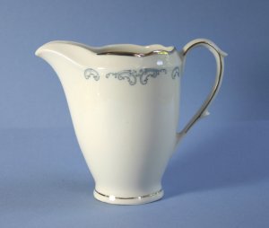 Cmielow China (Poland) PRINCESS Creamer