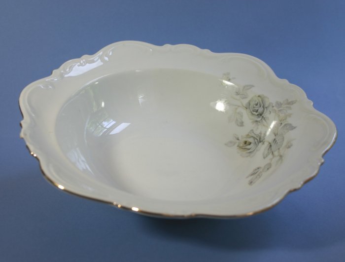 Mitterteich Danielle (Gold Trim) Round Vegetable Bowl