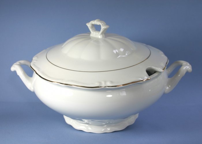 Krzysztof Porcelain Factory (Walbrzych, Poland) Platina Tureen with Lid