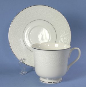 Carlton (Japan) PLYMOUTH #303 Cup and Saucer Set (Footed)