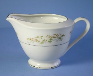 International Silver Springtime 10 oz Creamer