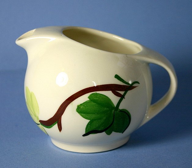 SPI - Southern Potteries - Blue Ridge Hand Painted #4158 PLANTATION IVY 8 oz Creamer