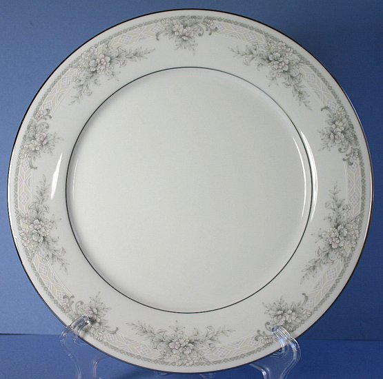 Noritake Sweet Leilani Dinner Plate