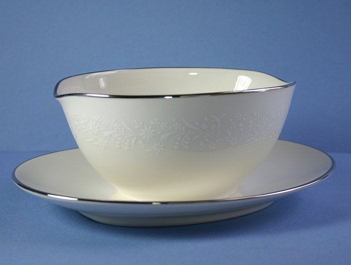 Noritake Lorelei Gravy Boat with Attached Underplate