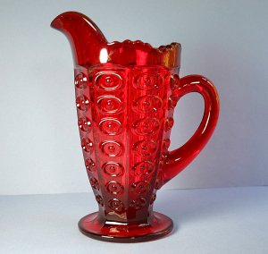 Viking Glass Yesteryear Bulls Eye Ruby Red 16 Oz Pitcher