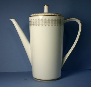 Lorenz Hutschenreuther (LHS) COVENTRY 9701 Coffee Pot and Lid