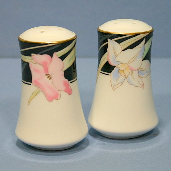 Mikasa Charisma Black Salt & Pepper Set