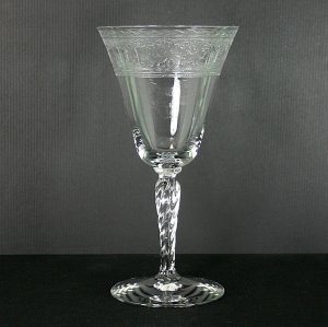 Fostoria 5097-1 Etched Hunt Scene With Dogs 7" Water Goblet