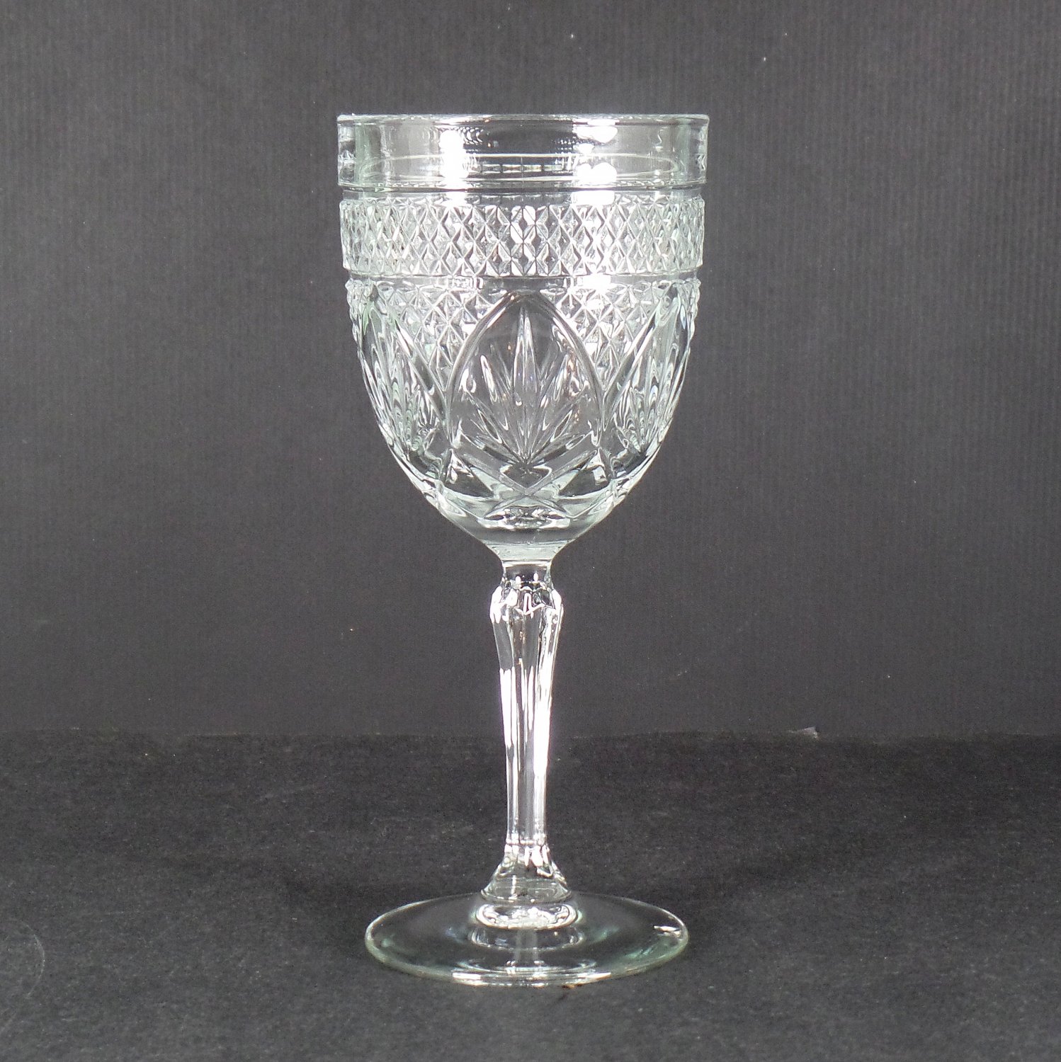 Cristal D'Arques Durand Antique Clear (6-Sided Stem) Wine Glass