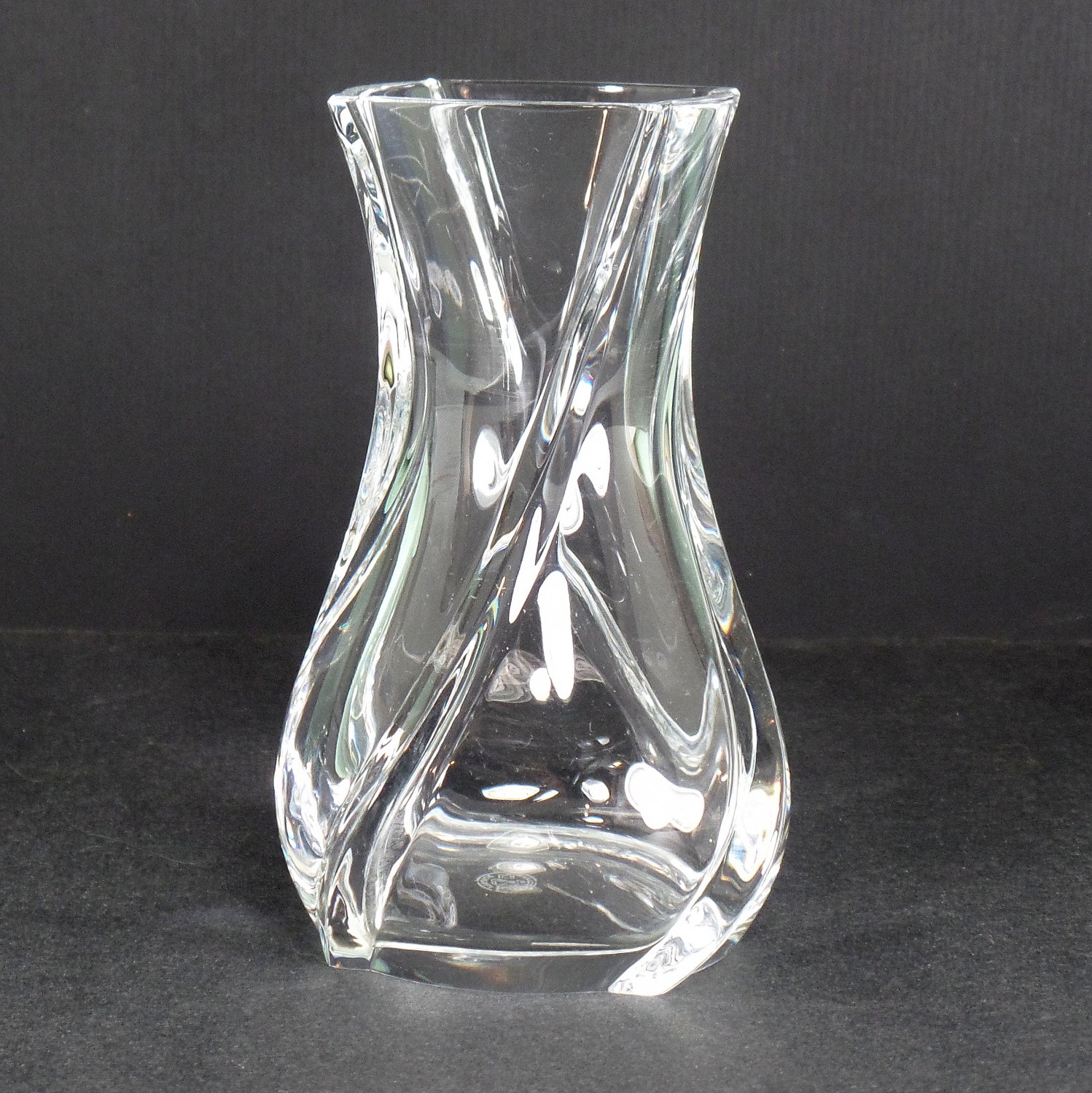 Baccarat Serpentin Flower Vase 5 in