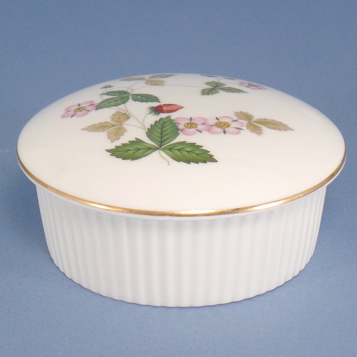 Wedgwood Wild Strawberry (Bone) Round Box with Lid - 2 Inch