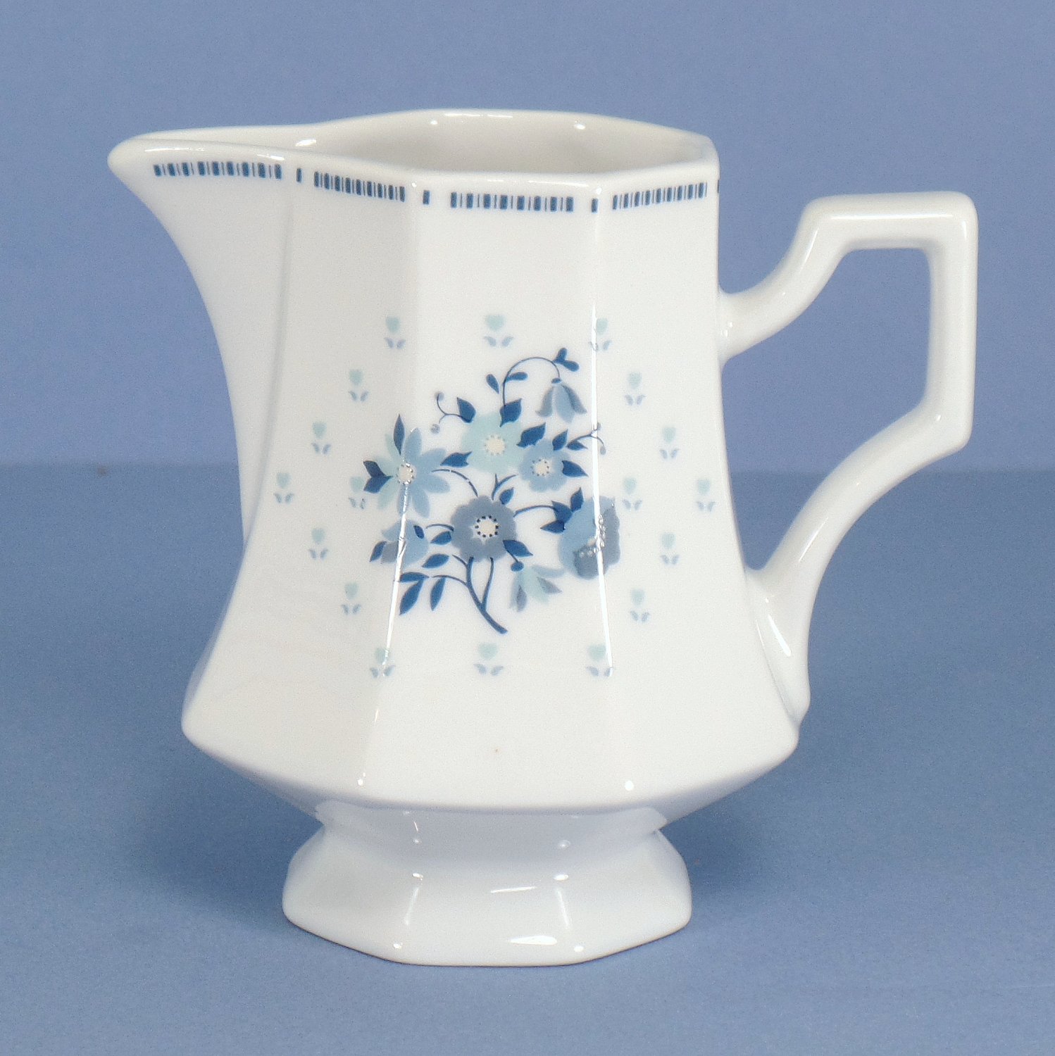 Fairfield Jamestown Creamer