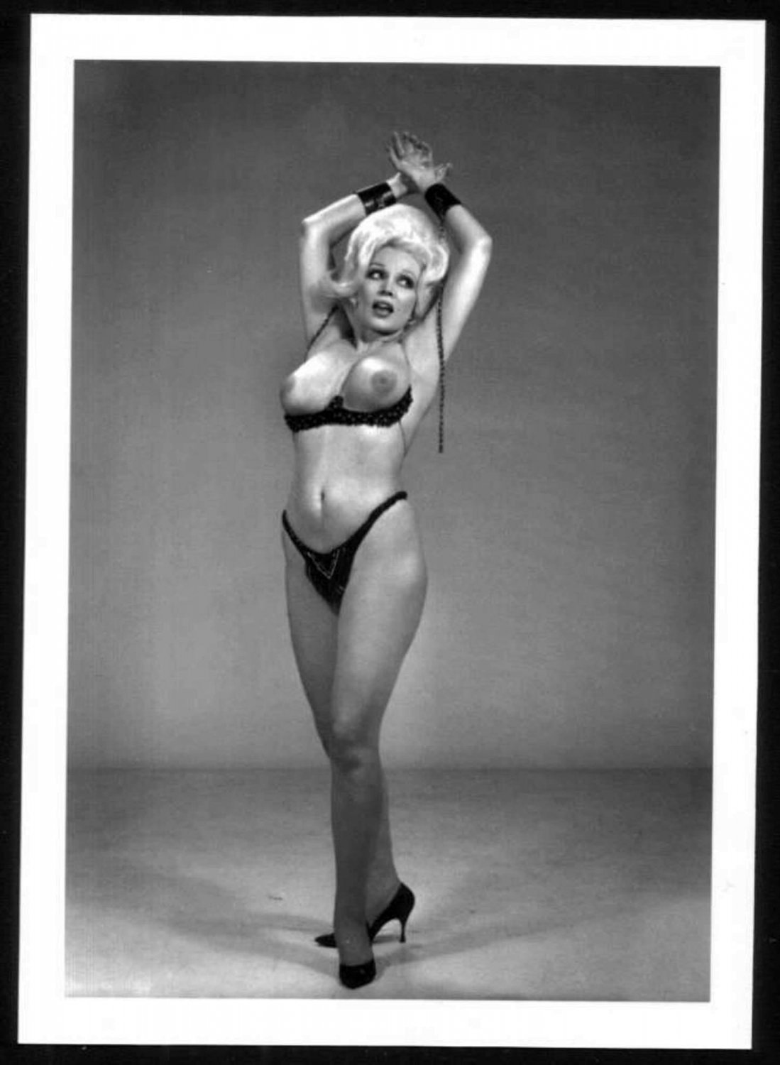 Stripper Liz Renay Topless Nude Huge Heavy Boobs Pose X Reprint