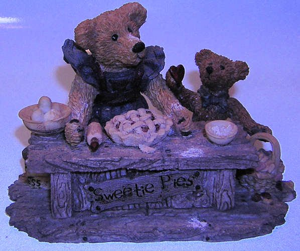 Boyds Bears Justina & M.Harrison 1993 Sweetie Pie Resin