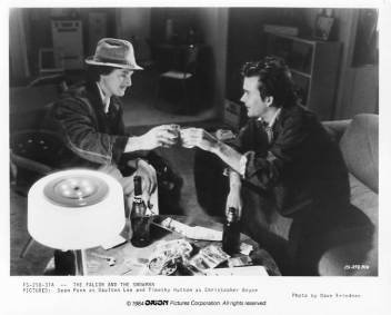 THE FALCON AND THE SNOWMAN Sean Penn, Timothy Hutton 8x10 movie still photo