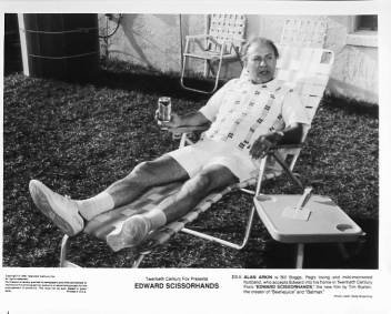 EDWARD SCISSORHANDS Alan Arkin 8x10 movie still photo