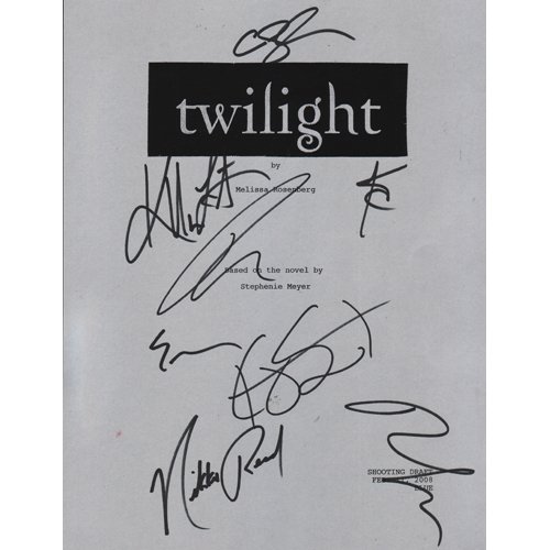 TWILIGHT CAST SIGNED MOVIE SCRIPT (8) SIGNATURES + COA