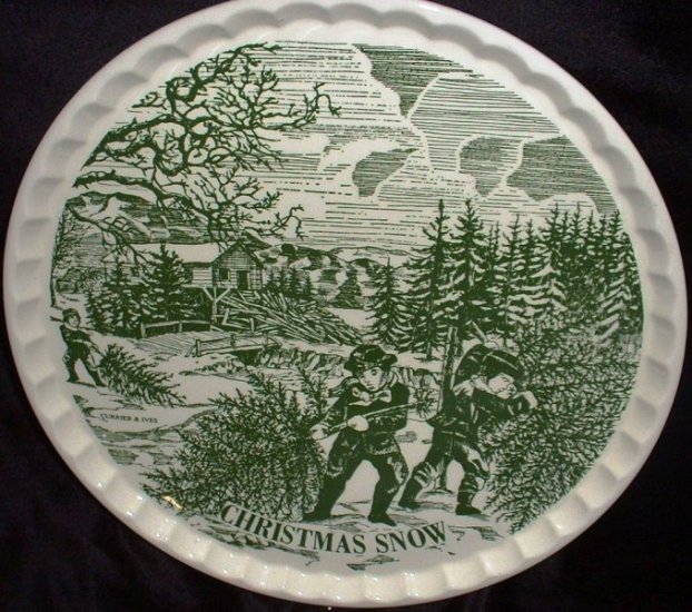 Currier and Ives Christmas Snow Round Tray Pie Crust Fluted Pattern Serving Platter