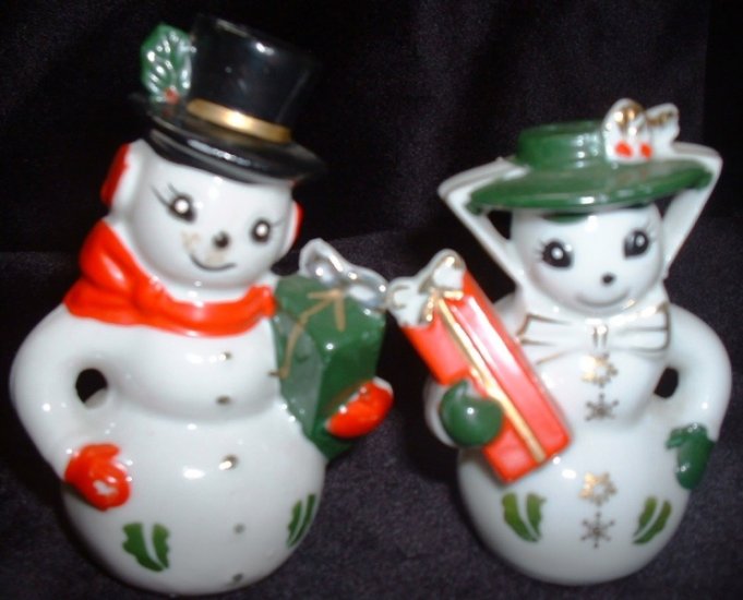 Vintage Mr & Mrs Christmas Snowman Snow Woman Collectible Salt Pepper Shaker Set Made in Japan