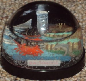 Baltimore Snow Dome or Snow Globe Vintage Souvenir Crab Ship Building #354R Made in Hong Kong