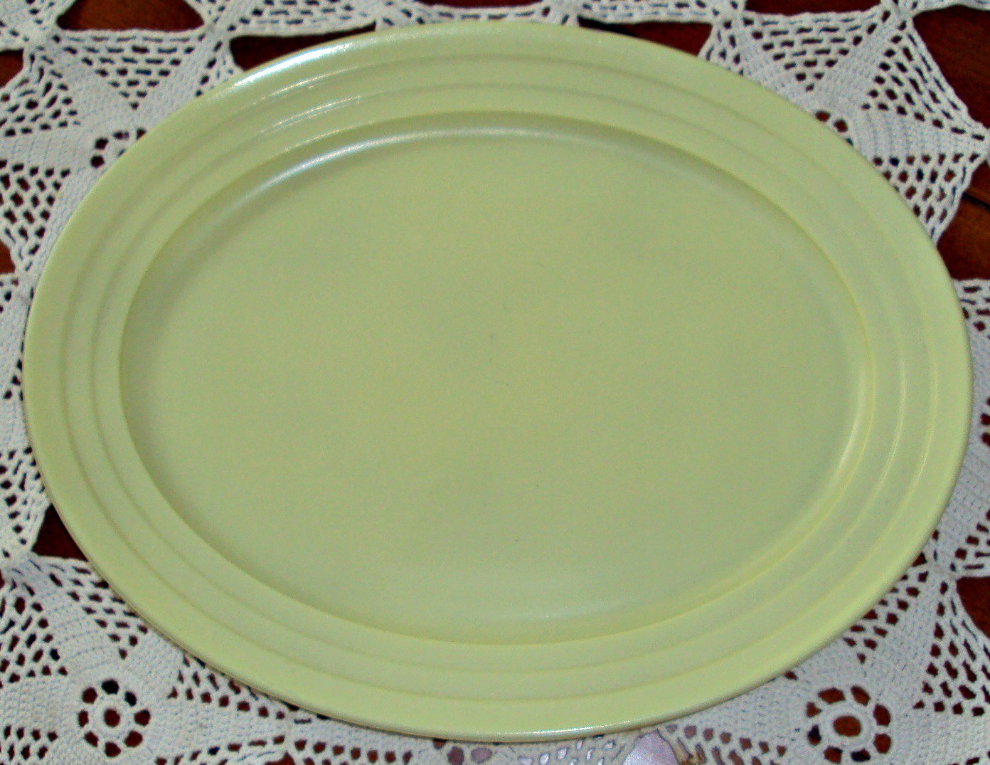 Hazel Atlas Moderntone Platonite Oval Platter Pastel Chartreuse Vintage
