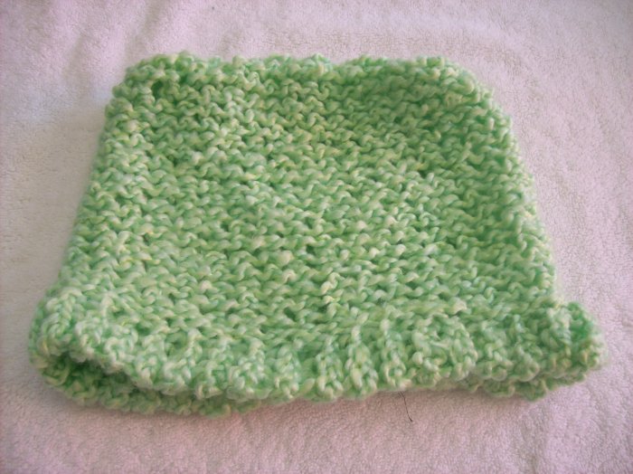 Hand-knitted ladies hat, green