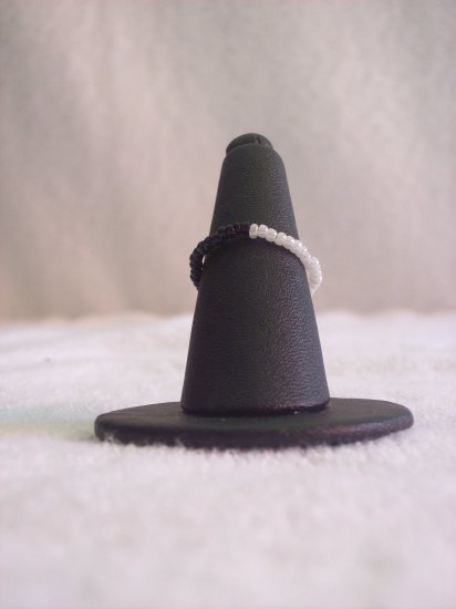 Simple ring, half black half white