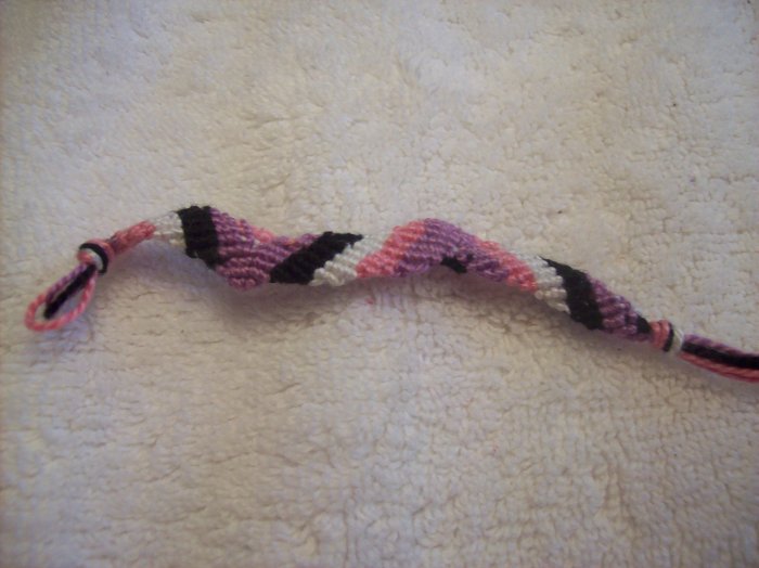 "Z" chevron zipper pull/bookmark - black, white, pink, purple