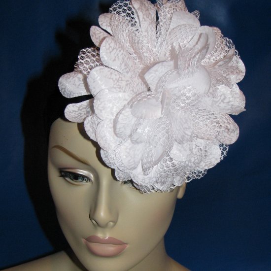Sabrina Fascinator T20 White