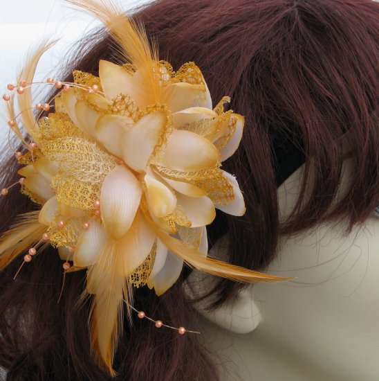 Amy Fascinator T10 Champagne